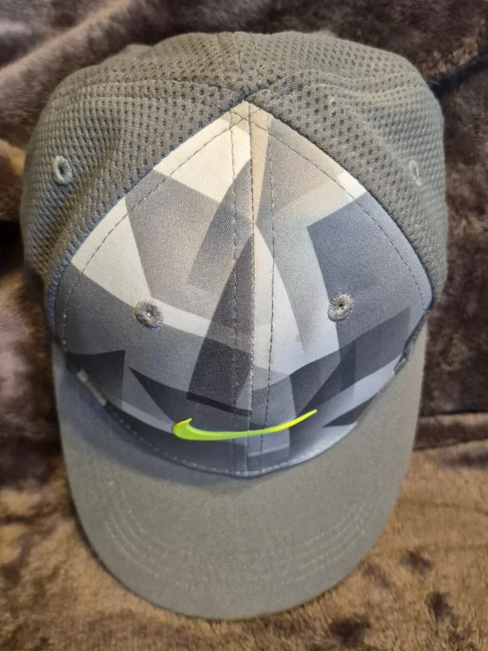 Nike Boys Baseball Cap Mesh Adjustable Gray Geometric Pattern Size 4-7